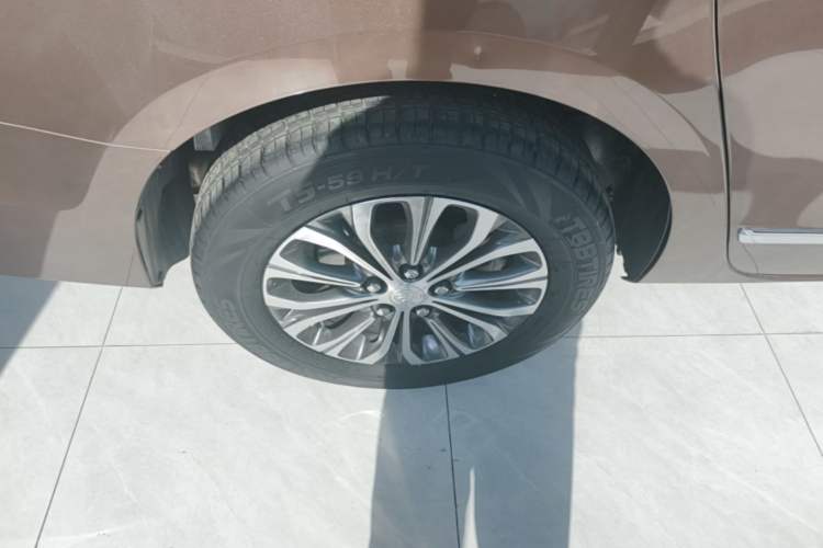 Used Buick GL8 2021 Land Cruiser Executive Class 652T Luxury Model Right Rear Wheel Hub