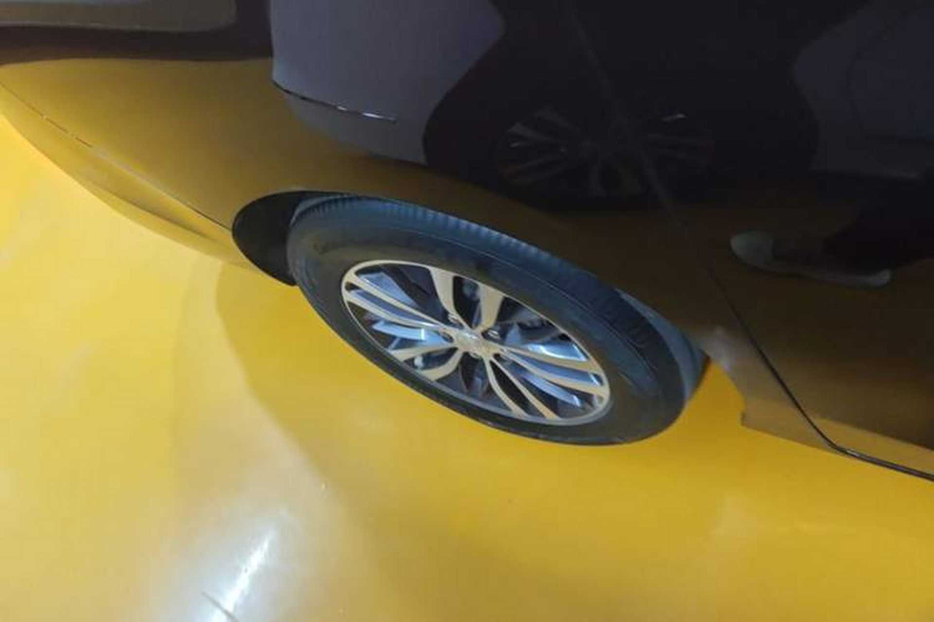 Used Buick GL8 2021 ES Land Cruiser 653T Luxury Edition Right Rear Wheel Hub