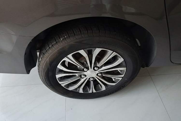 Used Buick GL8 2021 Land Cruiser Executive Class 652T Comfort Model Right Rear Wheel Hub