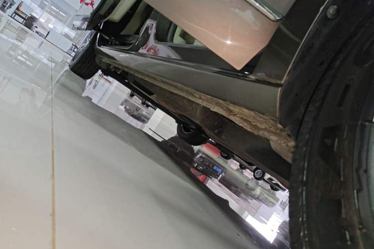Used Buick GL8 2021 Land Cruiser Executive Class 652T Comfort Model Right Side Sill