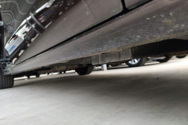 Used Buick GL8 2021 ES Land Cruiser 653T Luxury Edition Right Side Sill