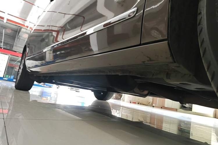 Used Buick GL8 2021 Land Cruiser Executive Class 652T Luxury Model Right Side Sill