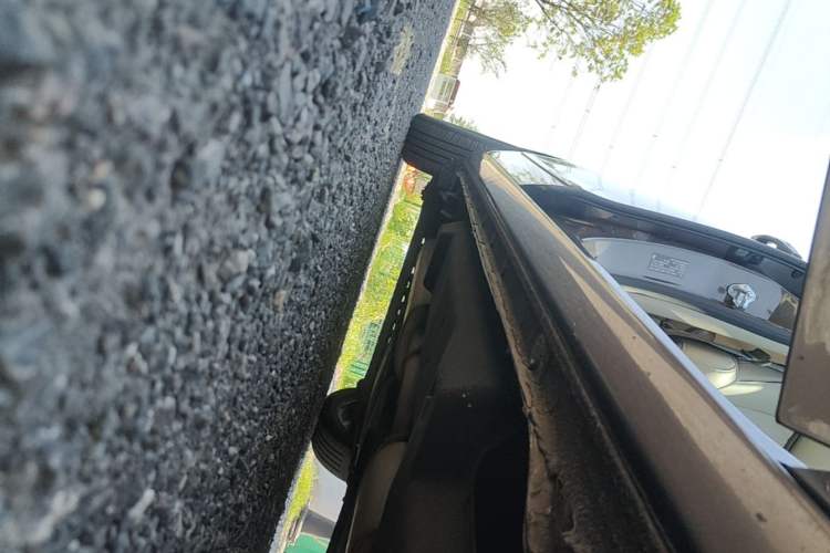 Used Buick GL8 2021 Land Cruiser Executive Class 652T Smart Luxury Model Right Side Sill
