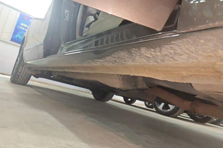 Used Buick GL8 2021 Land Cruiser Executive Class 652T Luxury Model Right Side Sill