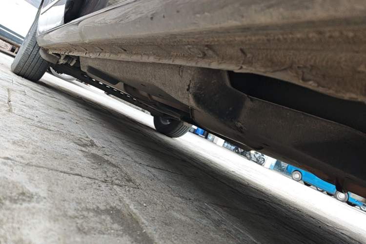 Used Buick GL8 2021 Land Cruiser Executive Class 652T Luxury Model Right Side Sill