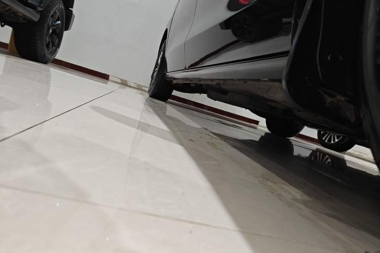 Used Buick GL8 2021 ES Land Cruiser 653T Luxury Edition Right Side Sill