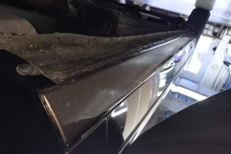 Used Buick GL8 2021 Land Cruiser Executive Class 652T Luxury Model Right Side Sill