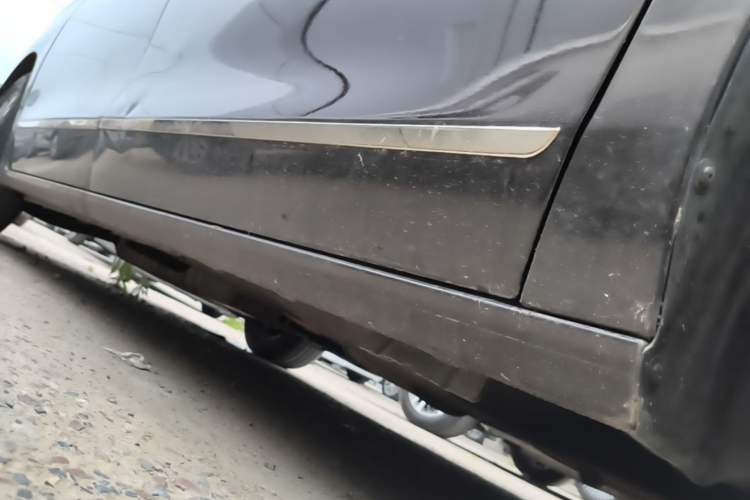 Used Buick GL8 2021 ES Landtrek 653T Comfort Edition Right Side Sill