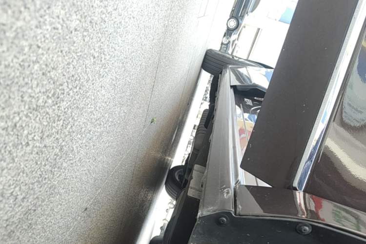 Used Buick GL8 2021 ES Land Cruiser 653T Flagship Model Right Side Sill