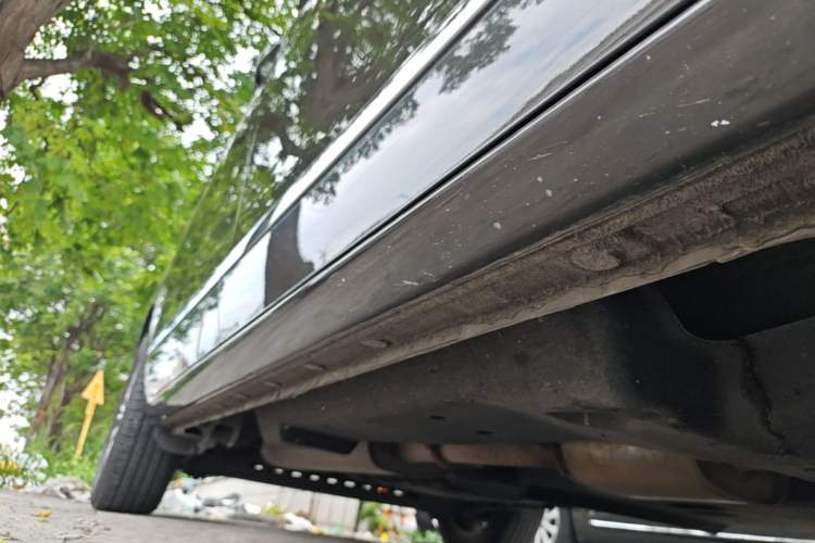 Used Buick GL8 2021 Land Cruiser Executive Class 652T Luxury Model Right Side Sill