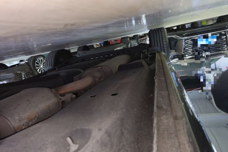 Used Buick GL8 2021 Land Cruiser Executive Class 652T Luxury Model Right Side Sill