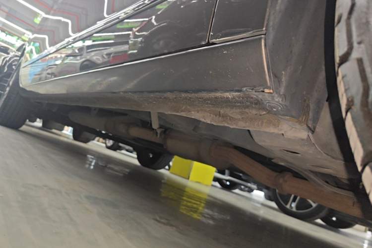 Used Buick GL8 2021 Land Cruiser Executive Class 652T Luxury Model Right Side Sill
