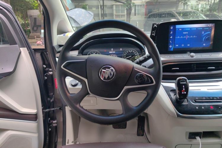 Used Buick GL8 2021 Land Cruiser Executive Class 652T Comfort Model Steering Wheel