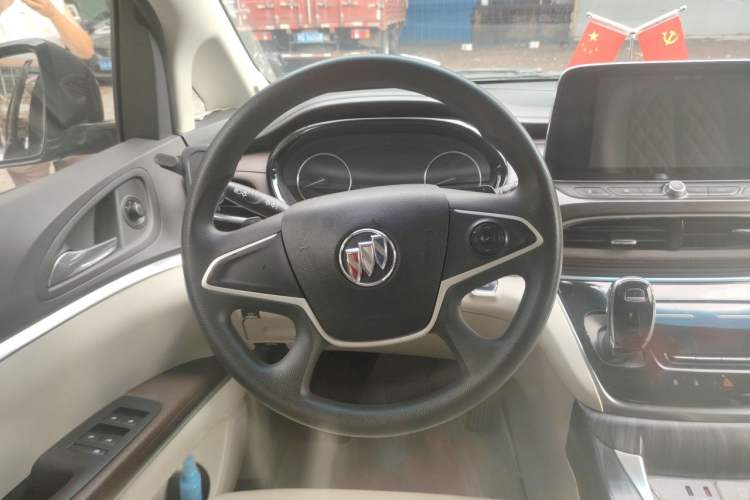 Used Buick GL8 2021 Land Cruiser Executive Class 652T Comfort Model Steering Wheel