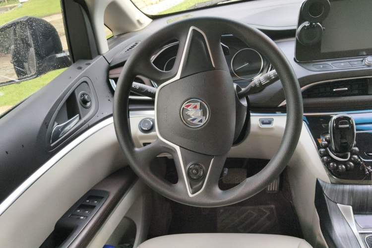Used Buick GL8 2021 Land Cruiser Executive Class 652T Comfort Model Steering Wheel