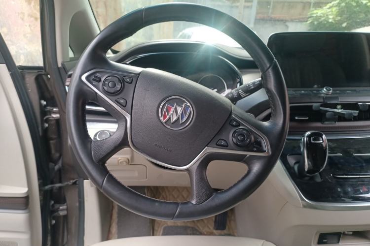 Used Buick GL8 2021 Land Cruiser Executive Class 652T Luxury Model Steering Wheel
