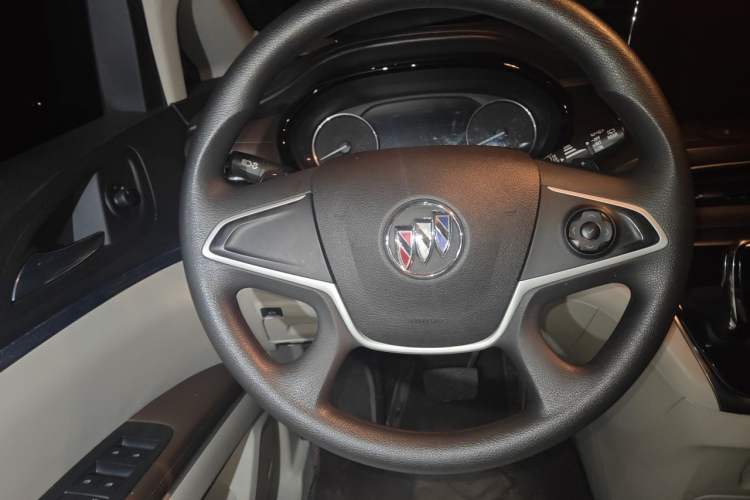 Used Buick GL8 2021 Land Cruiser Executive Class 652T Comfort Model Steering Wheel