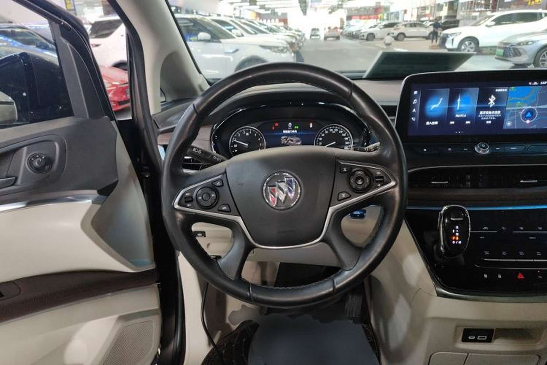 Used Buick GL8 2021 Land Cruiser Executive Class 652T Luxury Model Steering Wheel