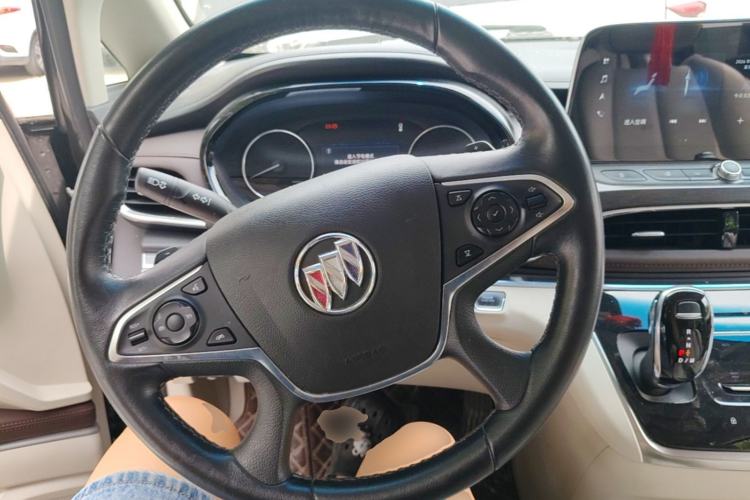 Used Buick GL8 2021 Land Cruiser Executive Class 652T Luxury Model Steering Wheel