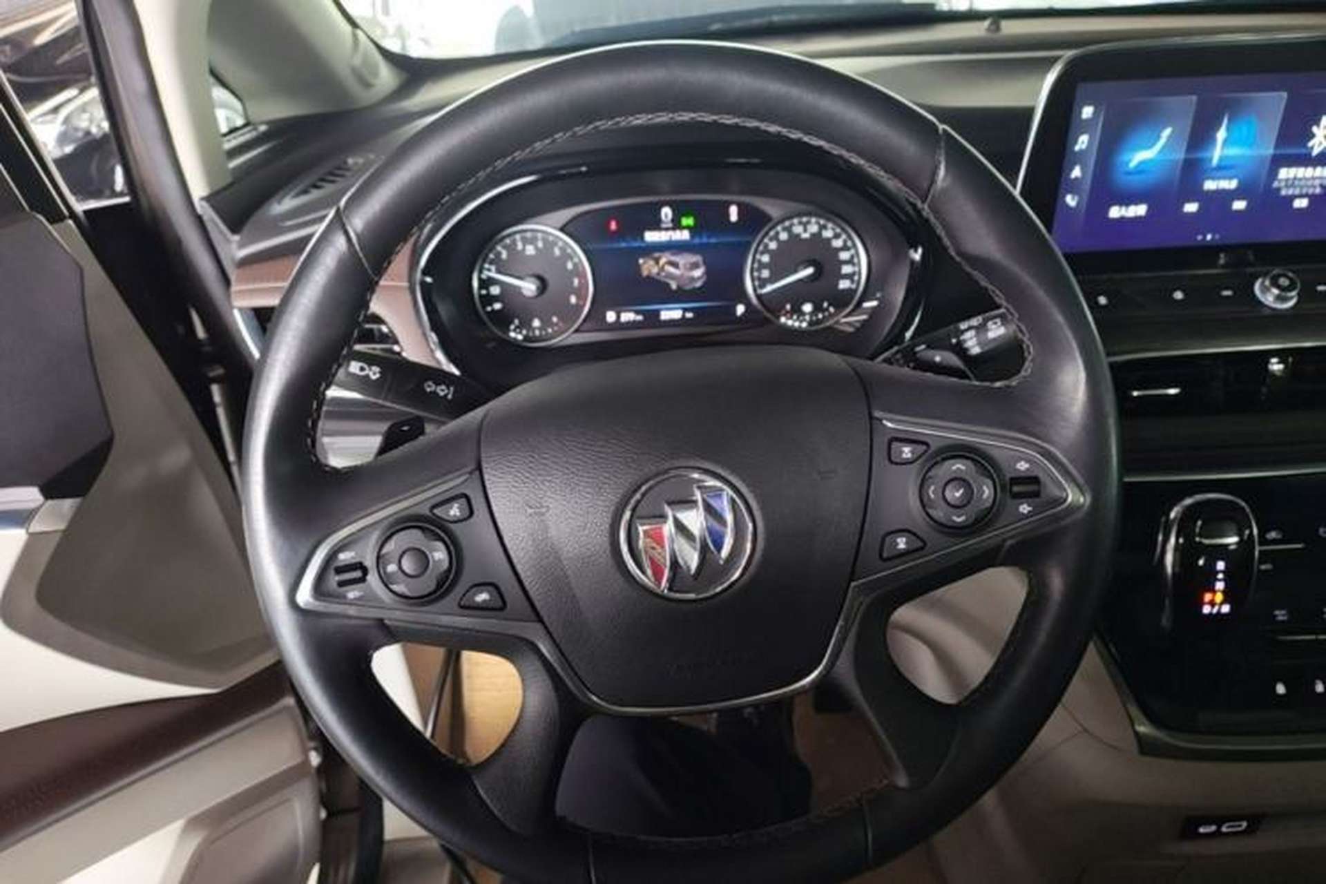 Used Buick GL8 2021 Land Cruiser Executive Class 652T Luxury Model Steering Wheel