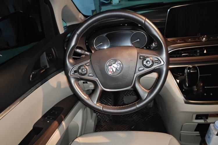 Used Buick GL8 2021 Land Cruiser Executive Class 652T Luxury Model Steering Wheel