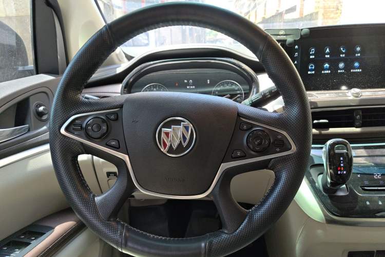 Used Buick GL8 2021 Land Cruiser Executive Class 652T Luxury Model Steering Wheel