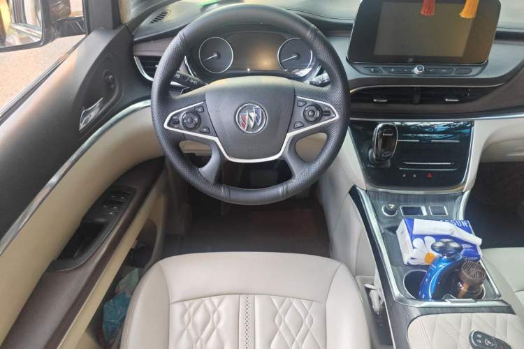 Used Buick GL8 2021 Land Cruiser Executive Class 652T Comfort Model Steering Wheel
