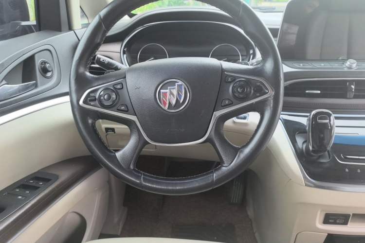 Used Buick GL8 2021 Land Cruiser Executive Class 652T Luxury Model Steering Wheel