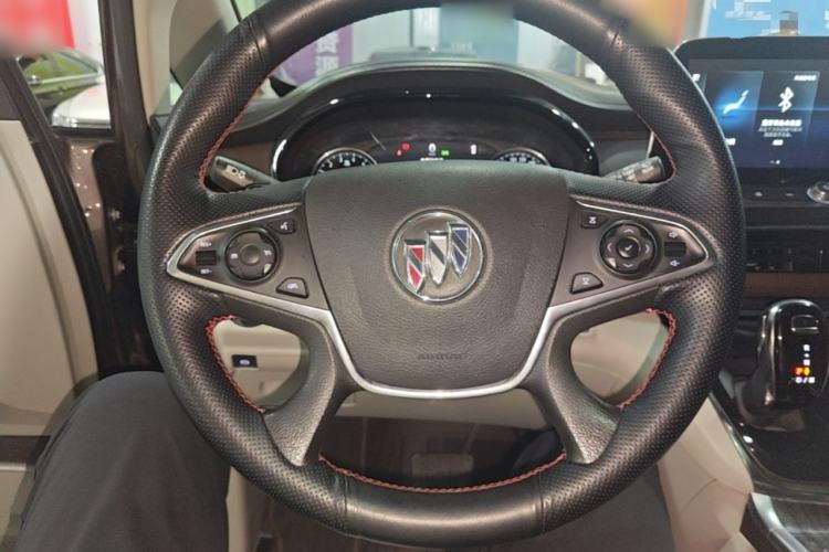 Used Buick GL8 2021 Land Cruiser Executive Class 652T Luxury Model Steering Wheel