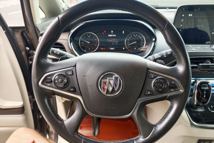 Used Buick GL8 2021 Land Cruiser Executive Class 652T Luxury Model Steering Wheel