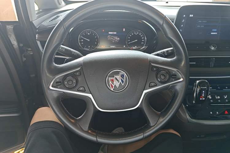 Used Buick GL8 2021 Land Cruiser Executive Class 652T Luxury Model Steering Wheel