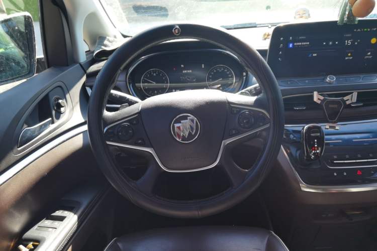 Used Buick GL8 2021 Land Cruiser Executive Class 652T Luxury Model Steering Wheel