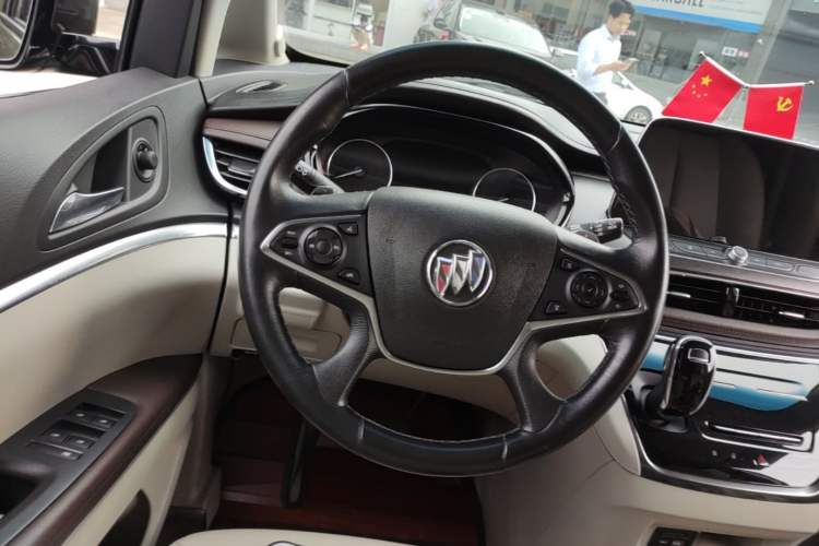 Used Buick GL8 2021 Land Cruiser Executive Class 652T Luxury Model Steering Wheel