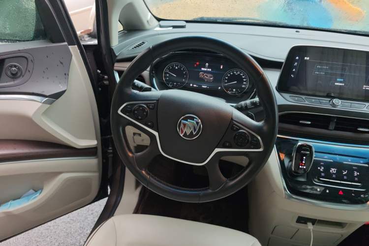 Used Buick GL8 2021 Land Cruiser Executive Class 652T Smart Luxury Model Steering Wheel
