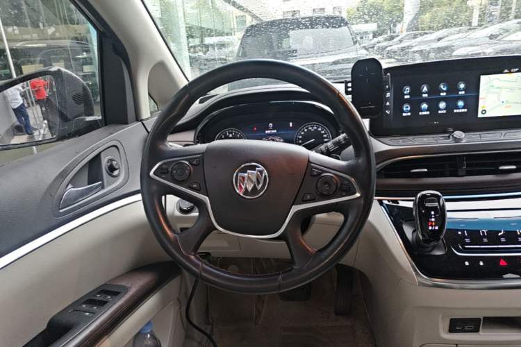 Used Buick GL8 2021 Land Cruiser Executive Class 652T Luxury Model Steering Wheel