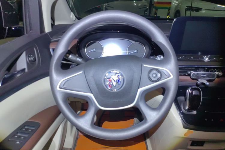 Used Buick GL8 2021 Land Cruiser Executive Class 652T Comfort Model Steering Wheel