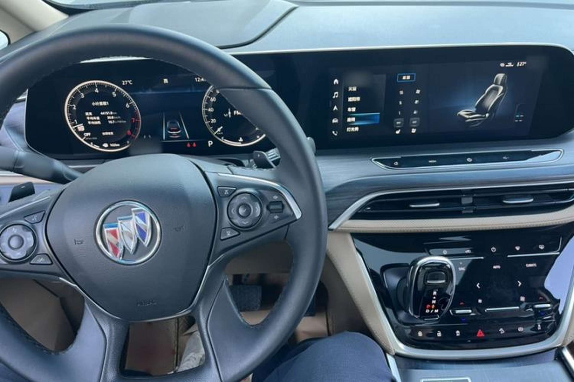 Used Buick GL8 2021 ES Land Cruiser 653T Flagship Model Steering Wheel