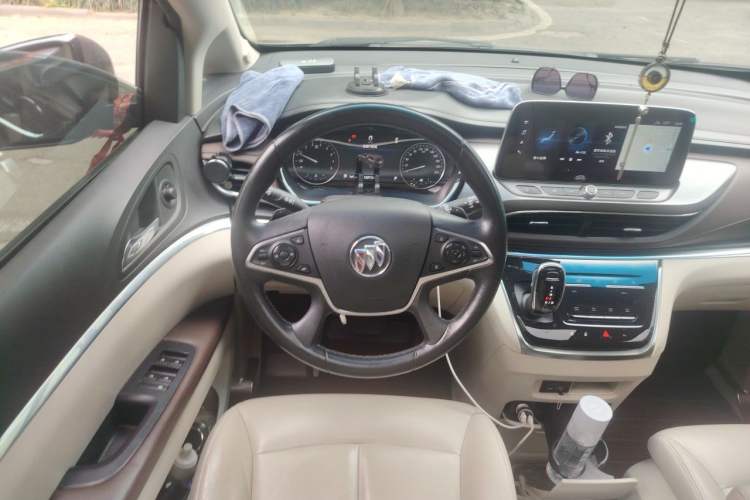 Used Buick GL8 2021 Land Cruiser Executive Class 652T Luxury Model Steering Wheel