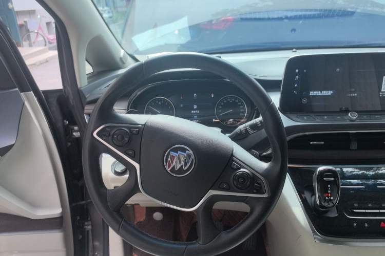 Used Buick GL8 2021 Land Cruiser Executive Class 652T Luxury Model Steering Wheel