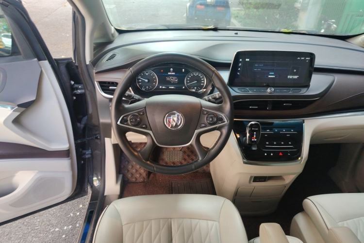 Used Buick GL8 2021 Land Cruiser Executive Class 652T Luxury Model Steering Wheel