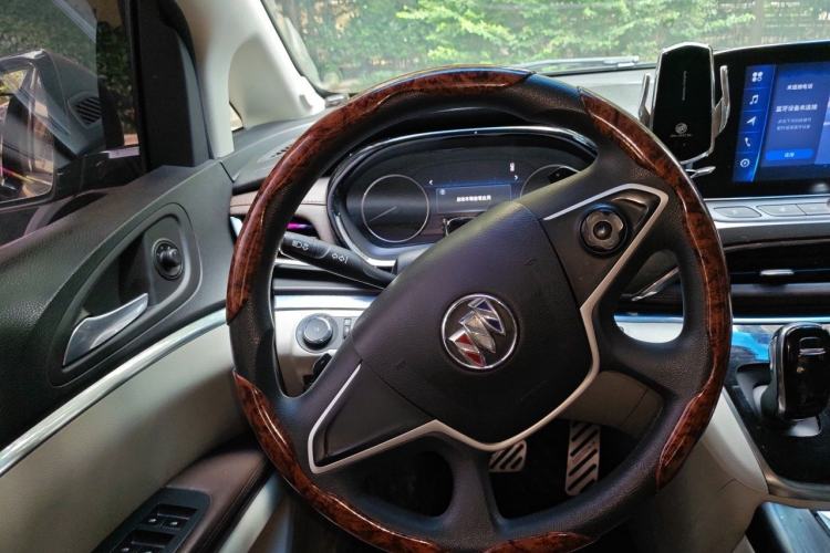 Used Buick GL8 2021 Land Cruiser Executive Class 652T Luxury Model Steering Wheel
