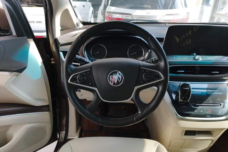 Used Buick GL8 2021 Land Cruiser Executive Class 652T Luxury Model Steering Wheel