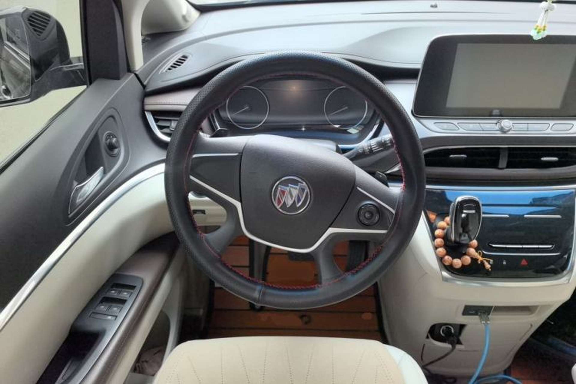 Used Buick GL8 2021 Land Cruiser Executive Class 652T Comfort Model Steering Wheel