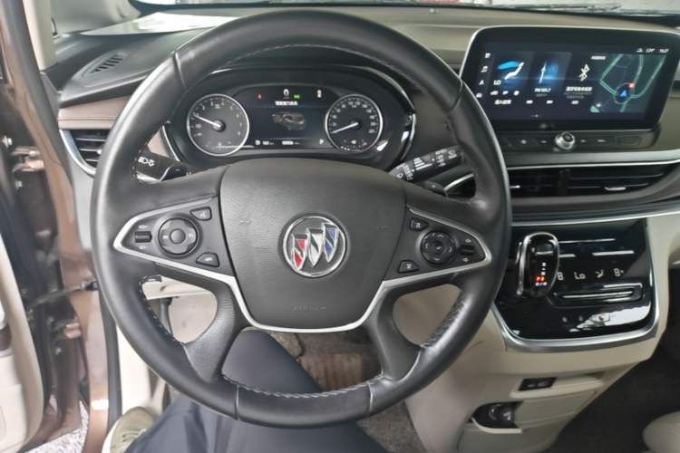 Used Buick GL8 2021 Land Cruiser Executive 652T Premium Model Steering Wheel