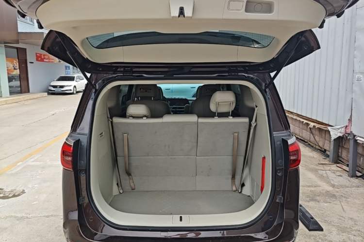 Used Buick GL8 2021 ES Landtrek 653T Comfort Edition Trunk
