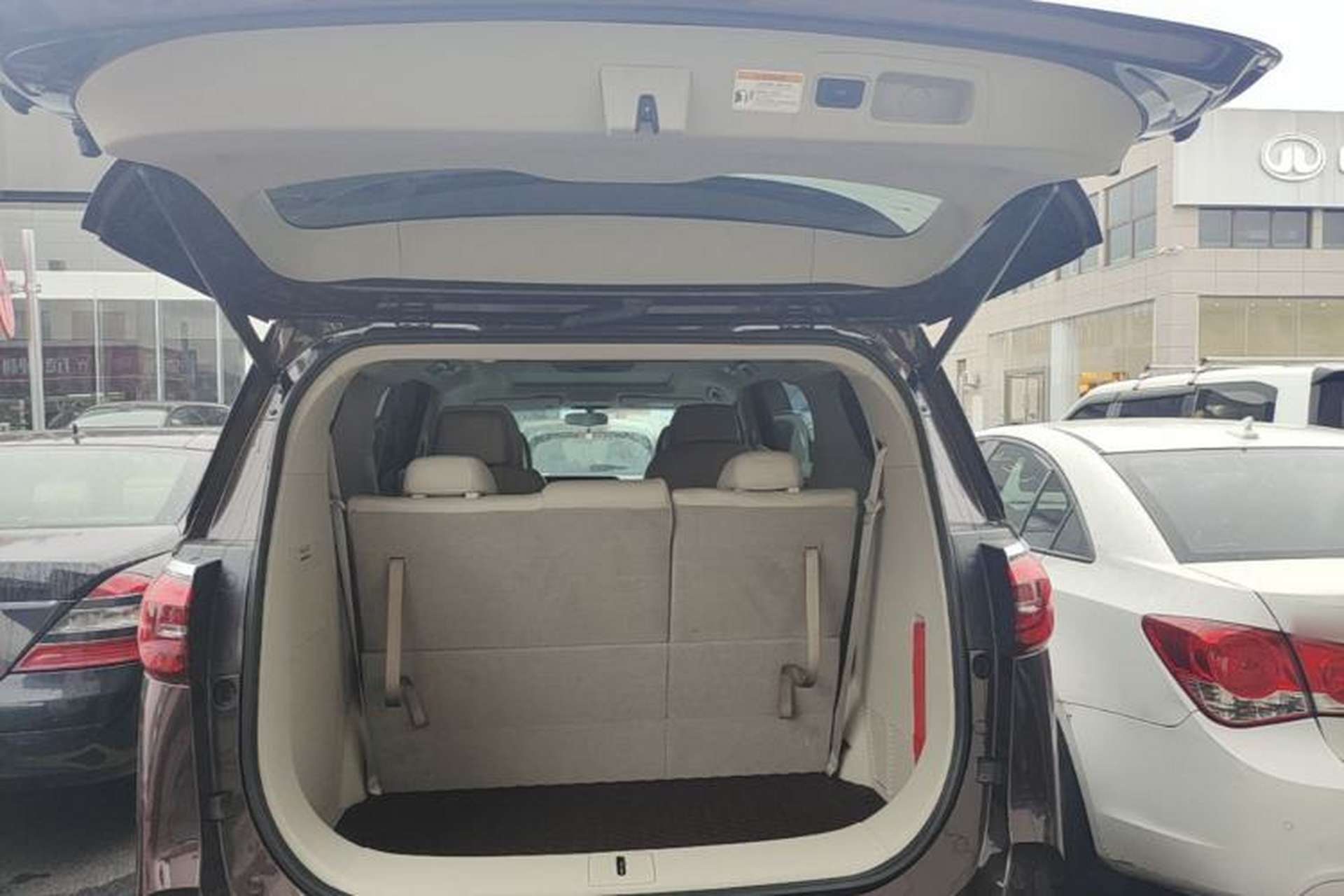 Used Buick GL8 2021 ES Landtrek 653T Comfort Edition Trunk