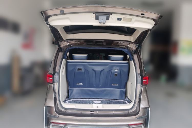 Used Buick GL8 2021 Land Cruiser Executive Class 652T Luxury Model Trunk