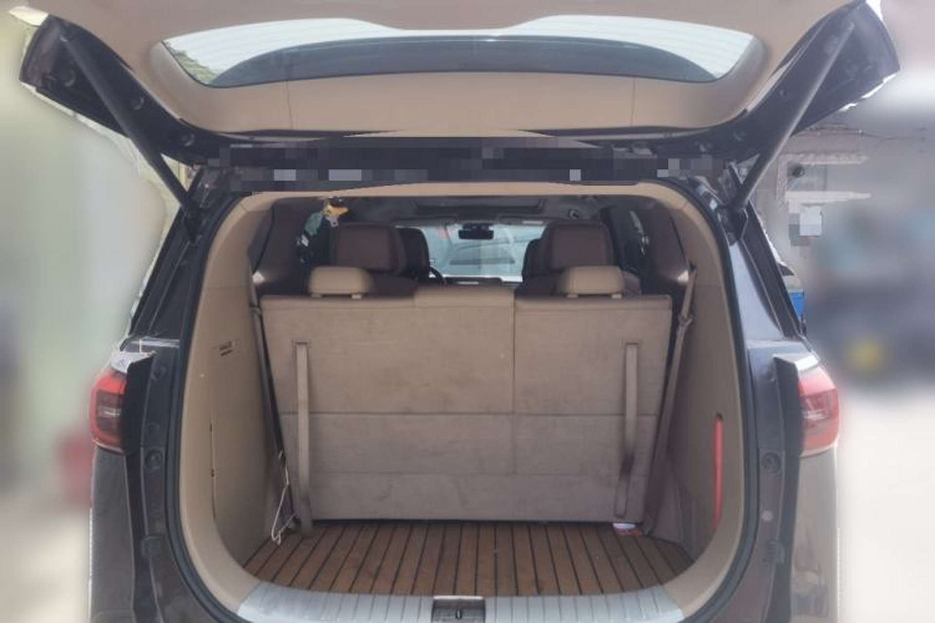 Used Buick GL8 2021 ES Land Cruiser 653T Luxury Edition Trunk