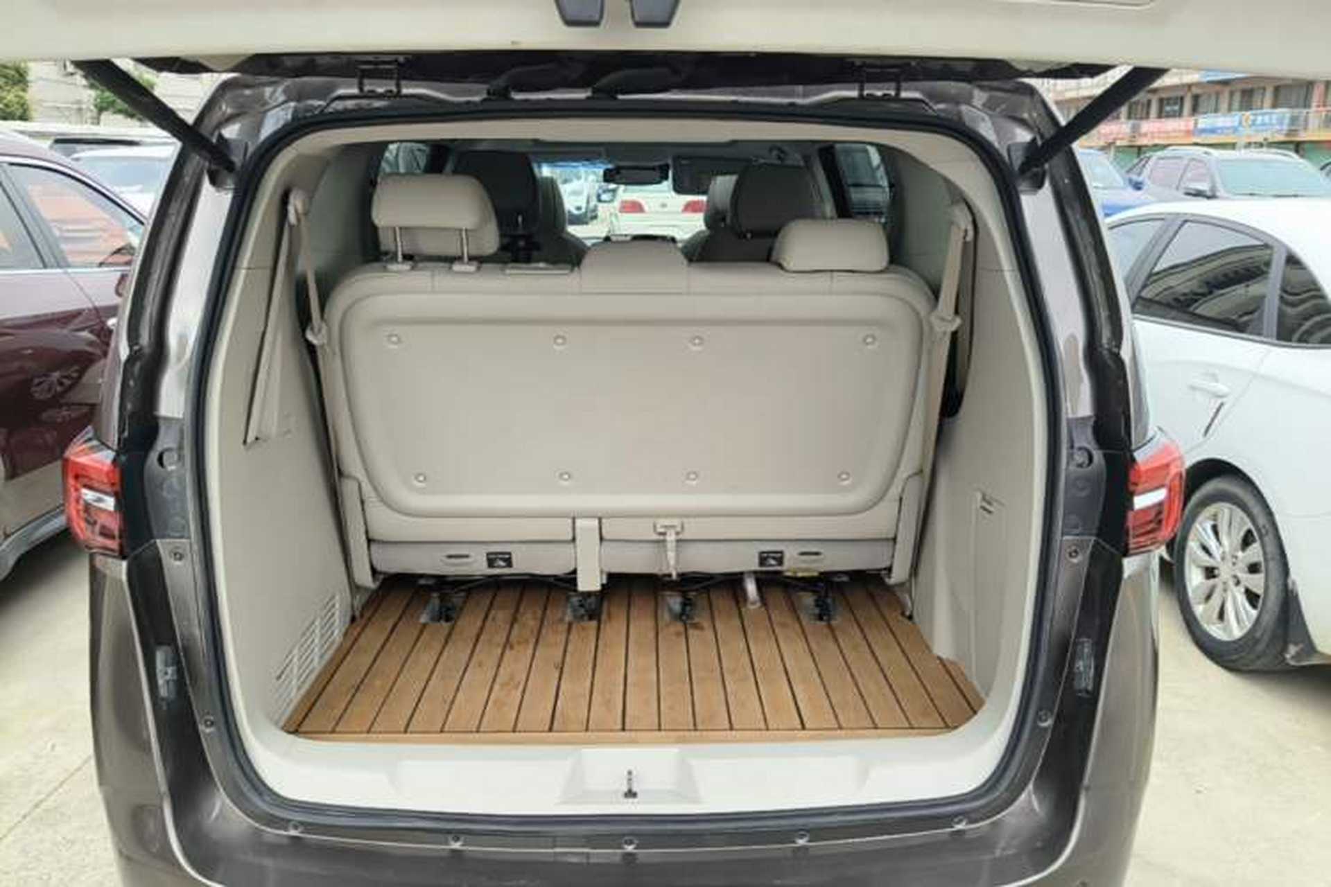 Used Buick GL8 2021 Land Cruiser Executive Class 652T Luxury Model Trunk