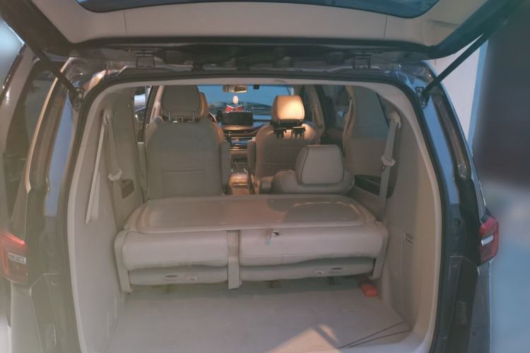 Used Buick GL8 2021 Land Cruiser Executive Class 652T Luxury Model Trunk